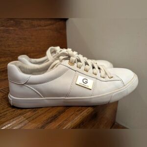 GBG Los Angeles White Sneakers with Gold Logo & Rhinestone Embellishment Sz 9